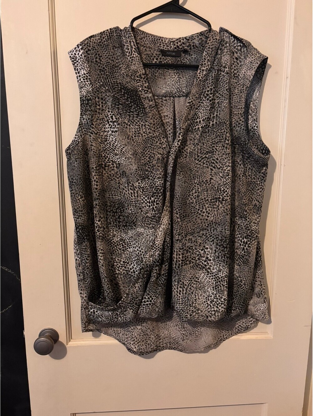 Apt. 9 sleeveless animal print blouse XL